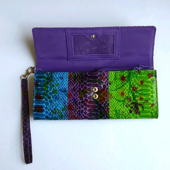 NWOT Wallet Purple Brown Green Blue Animal Print Punch Flip Snap Faux Leather - Picture 3 of 8